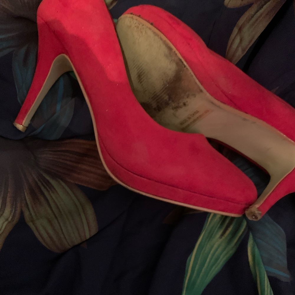 Red heels - Picture 6 of 6
